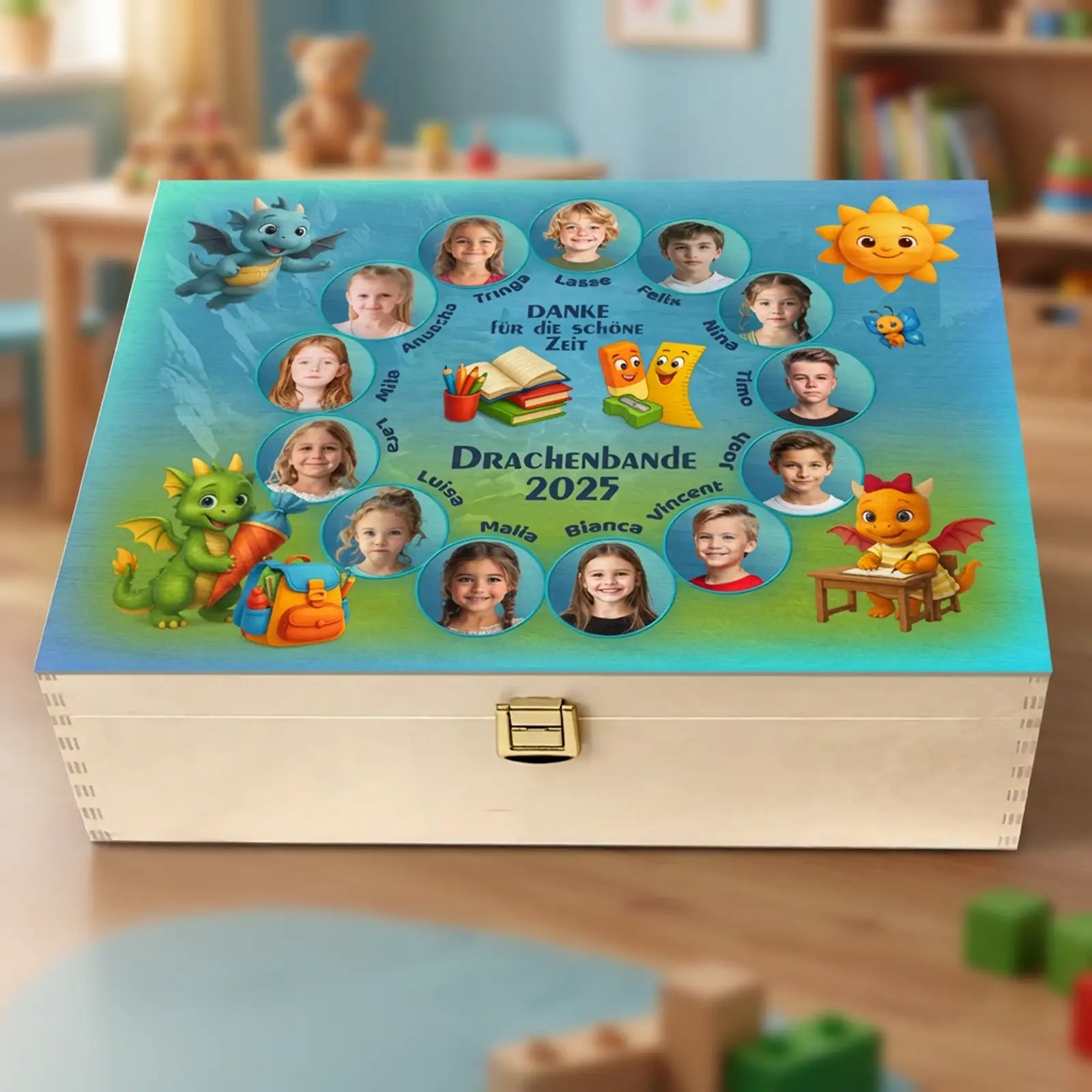 Personalisierte Kindergarten Abschiedsgeschenk-Holzbox mit Drachenmotiv, Fotos und Namen der Kinder, farbenfroh gestaltet