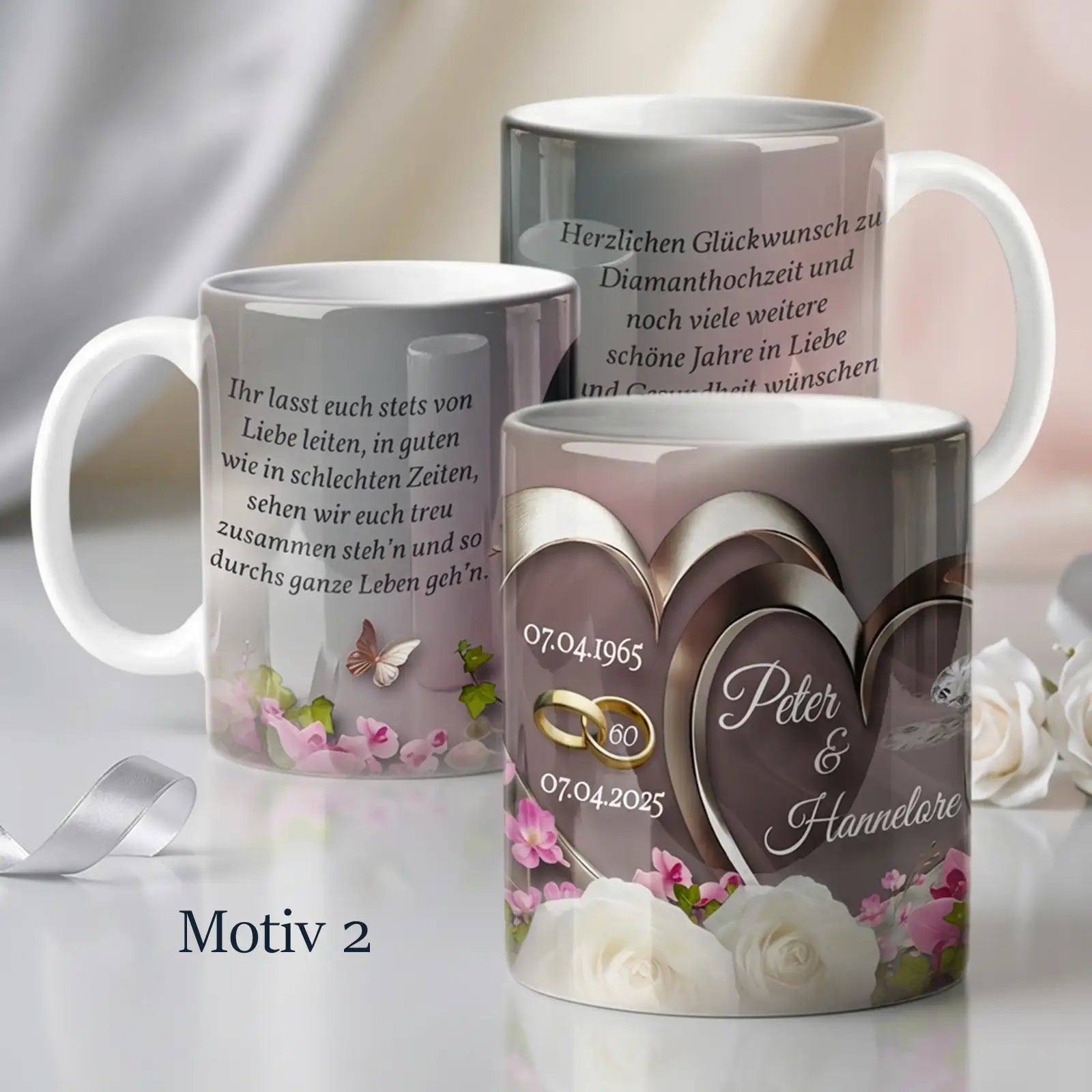 Personalisierte Tasse zur Diamanthochzeit mit zwei Herzen, floralen Elementen und Ringen, Namen Peter und Hannelore, 60 Jahre Ehe