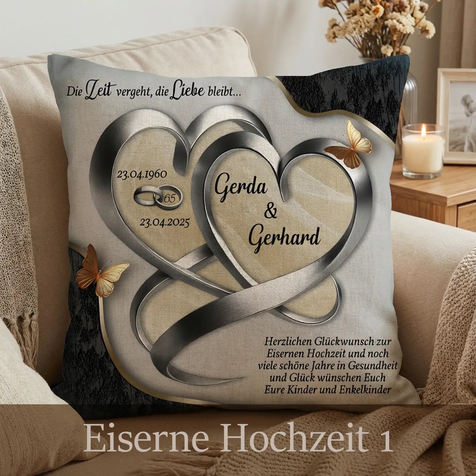 Kissen zur Eisernen Hochzeit mit Herzen aus Metalloptik, personalisierten Namen Gerda und Gerhard, Zahl 65, Datum und Glückwunschtext als stilvolles Jubiläumsgeschenk