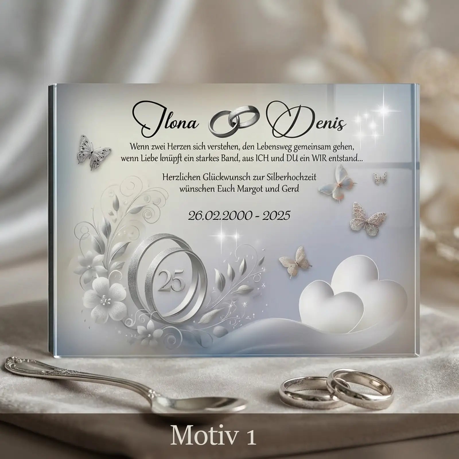 Personalisiertes Acrylglasbild zur Silberhochzeit mit Namen, Datum, 25-Jahre-Symbol, Herzen und eleganter Gestaltung in Silber- und Cremetönen