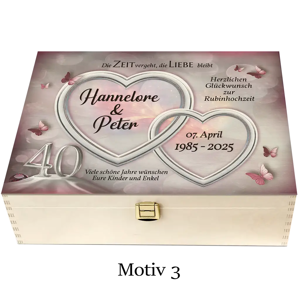 Personalisierte Holzbox zur Rubin­hochzeit mit Herzen, Schmetterlingen und Gravur 40 Jahre