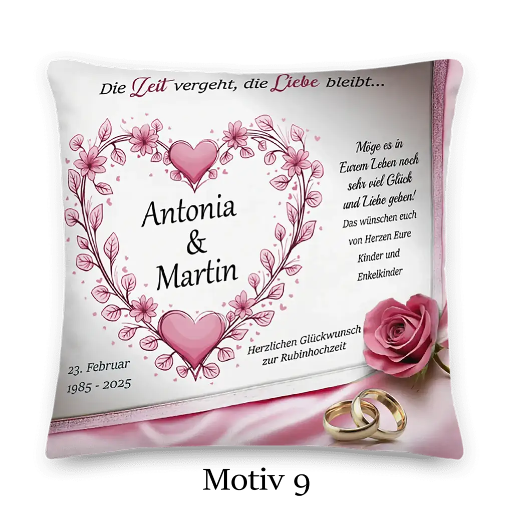 Personalisierte Kissen zur Rubinhochzeit mit Herz, Blumen, Namen, Datum, Rose und Ringen.