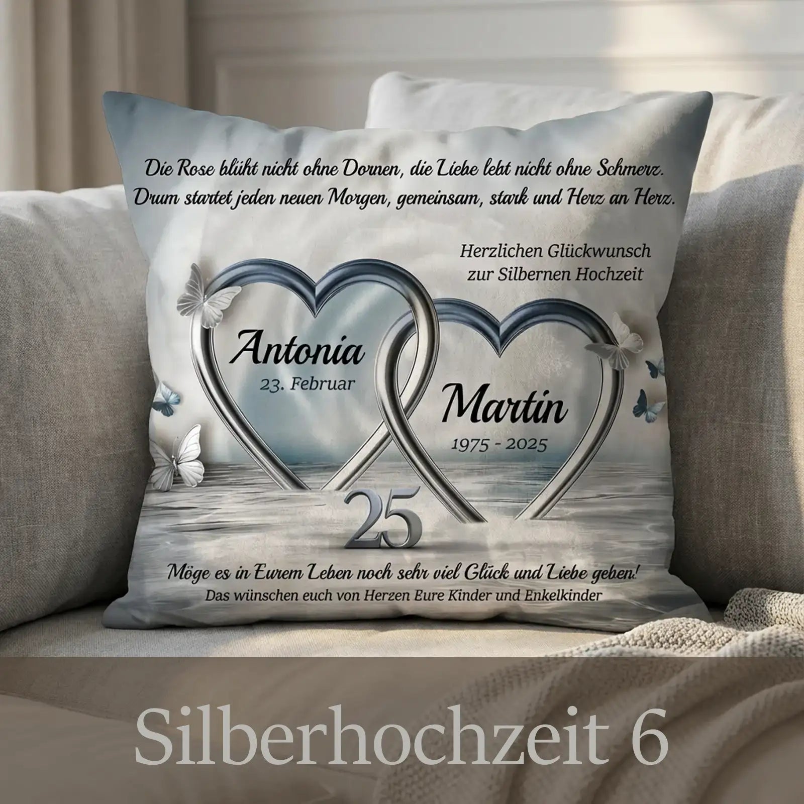 Dekokissen Silberhochzeit mit zwei silbernen Herzen, Schmetterlingen und Jubiläumsschriftzug