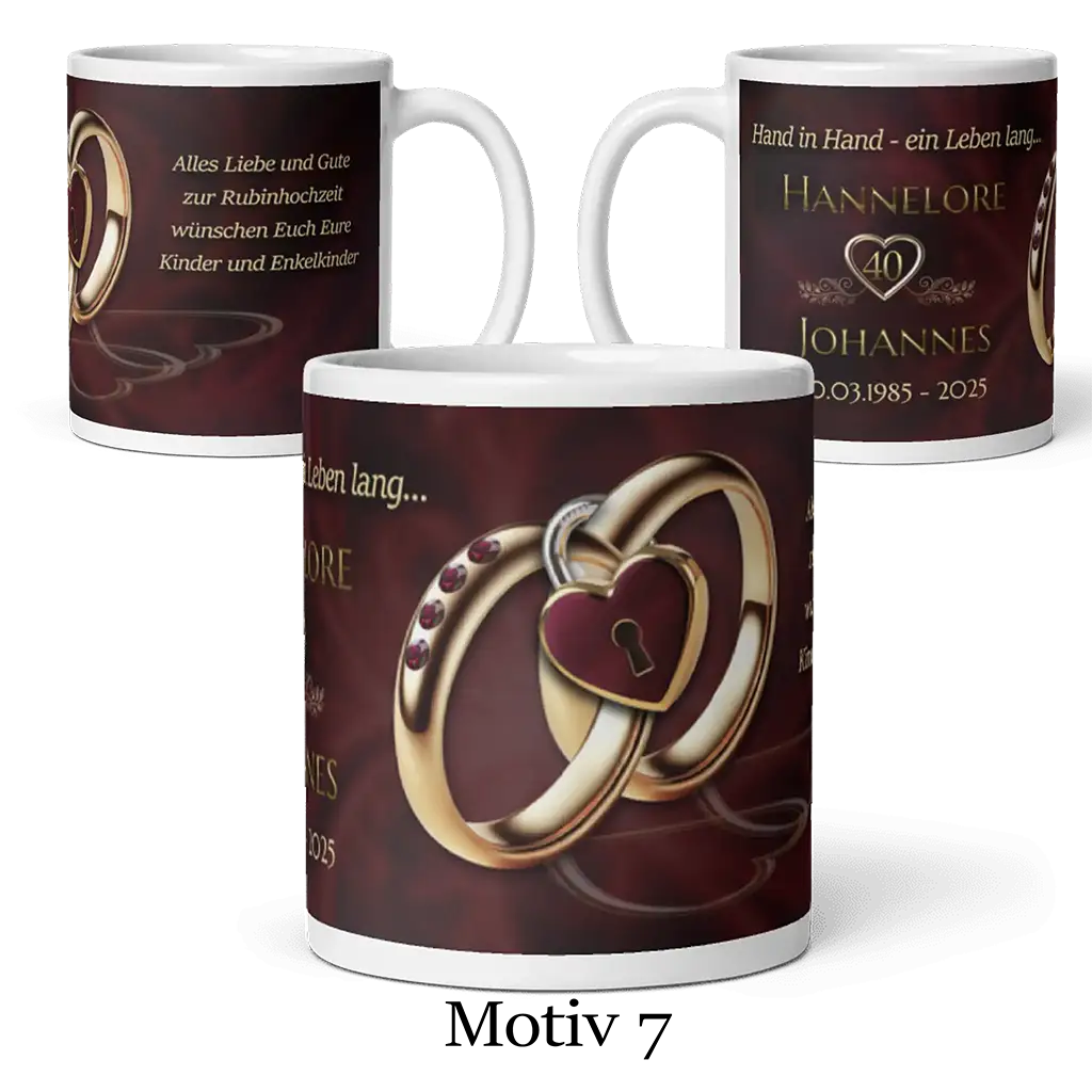 Motivtasse zur Rubinhochzeit mit goldenen Ringen, Herz-Schloss und personalisiertem Text.