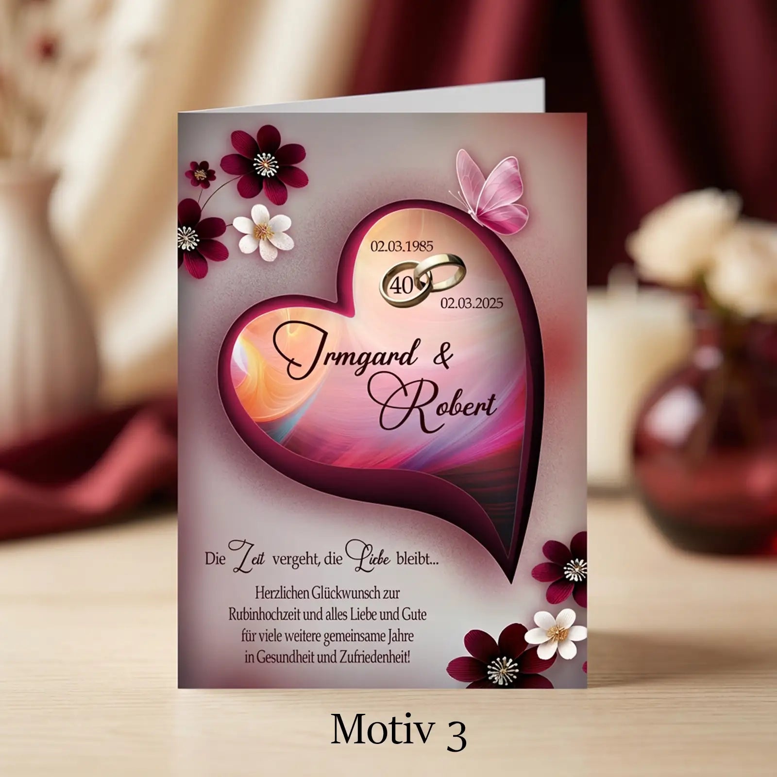Rubinhochzeit Karte mit Herz, roten Blumen, Schmetterling und Ringe