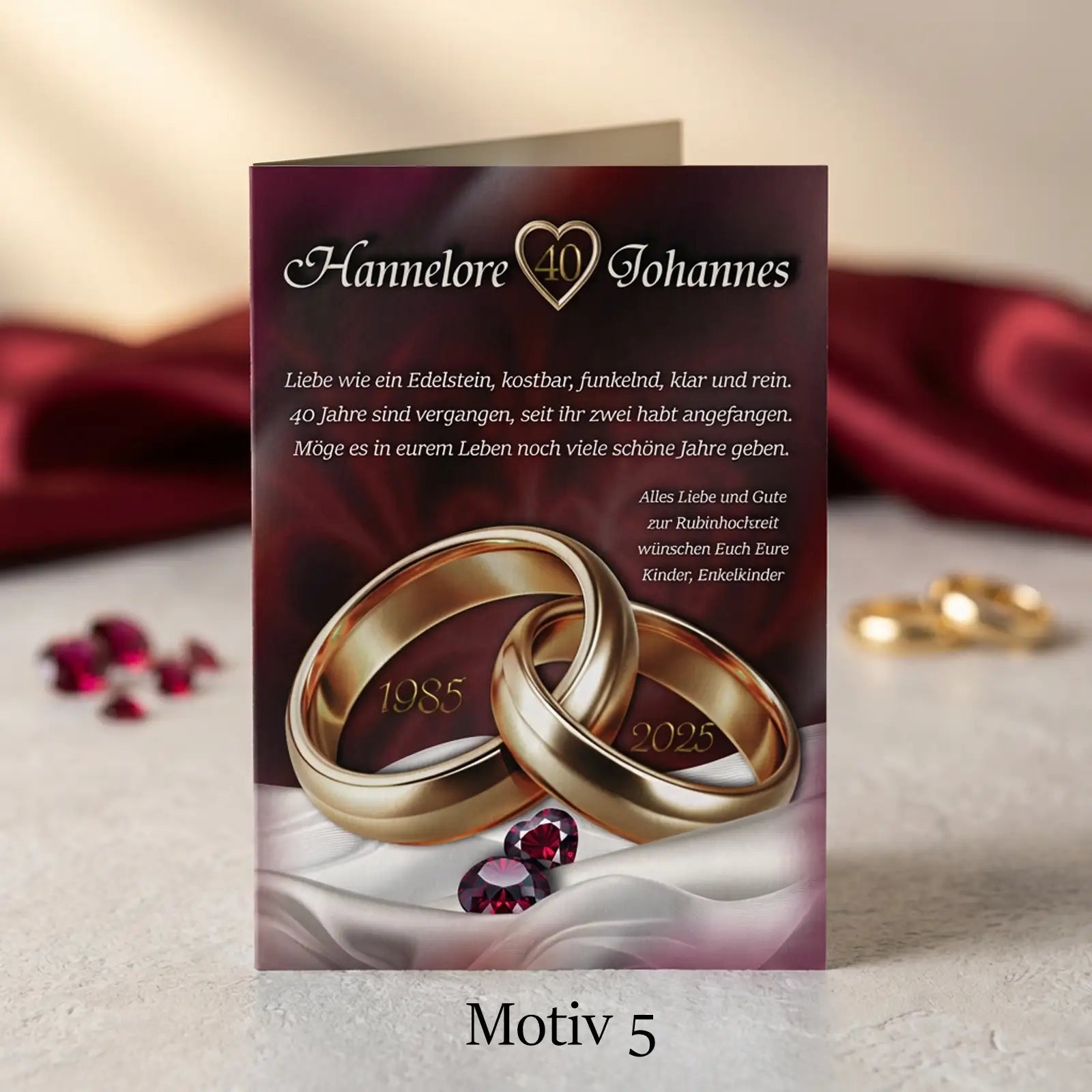 Rubinhochzeit Karte mit zwei goldenen Ringen, Herz, Rubinen und festlichem Text für 40 Jahre Ehe