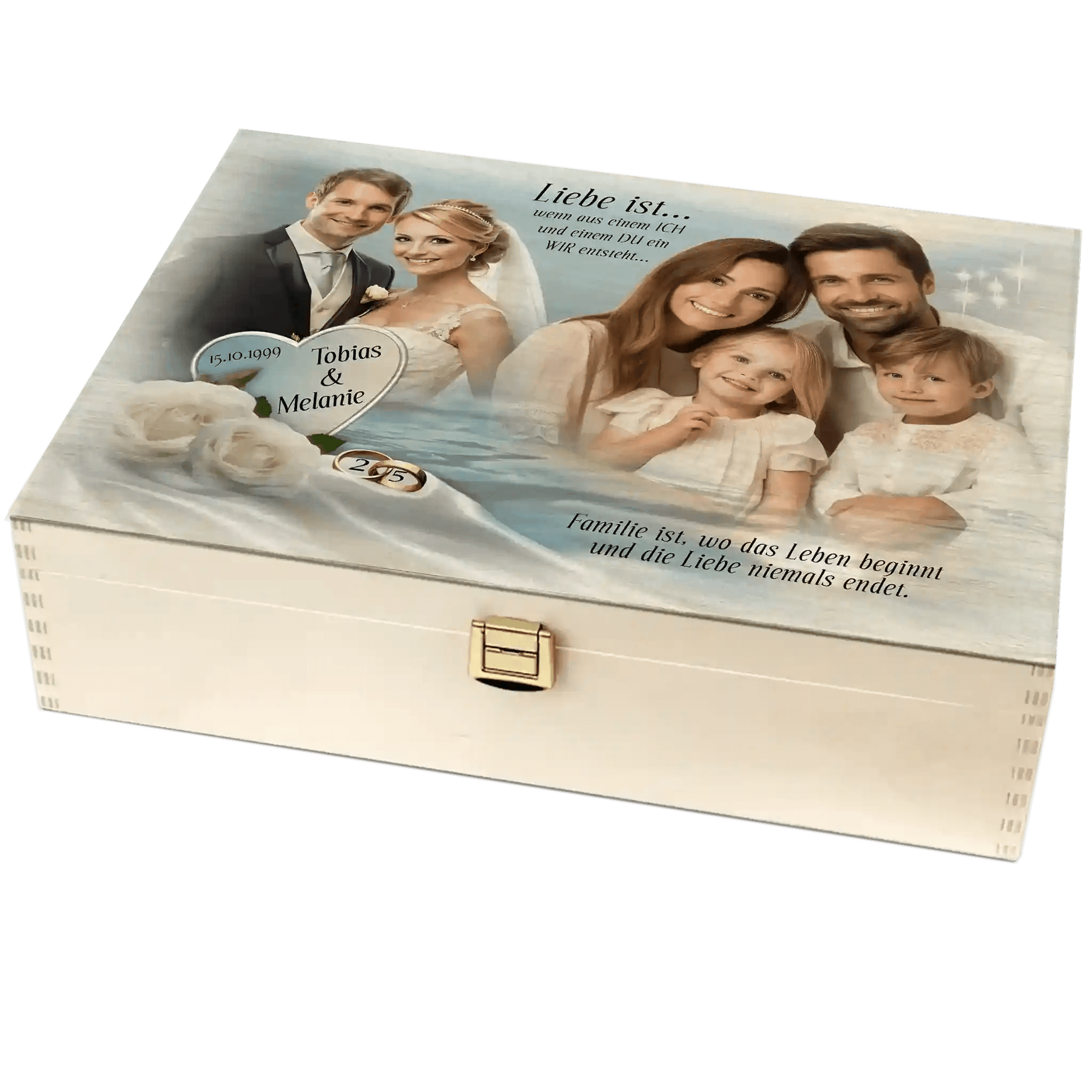 Holzbox zur Silberhochzeit mit Hochzeitsfoto und Familienbild nach 25 Jahren Ehe, verziert mit weißen Rosen, goldenen Ringen und personalisiert mit Namen und Datum.